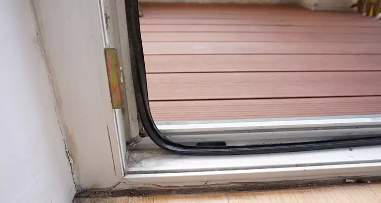 Why Choose Us for Leaking Sliding Glass Door Repair in Sarasota Springs, FL?