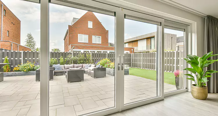 Best Sliding Screen Door Replacement Company in Sarasota Springs, FL