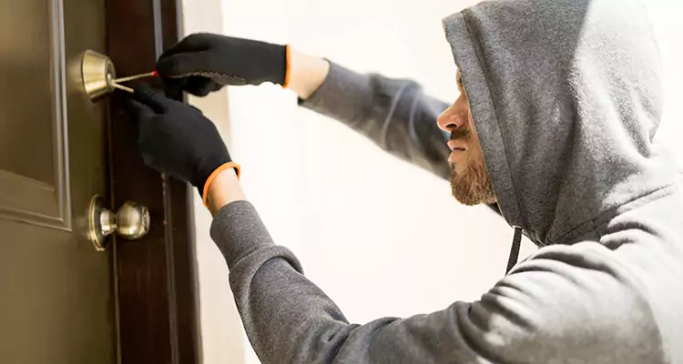 Emergency Motel Lock Repairs—Available 24/7 in Sarasota Springs, FL