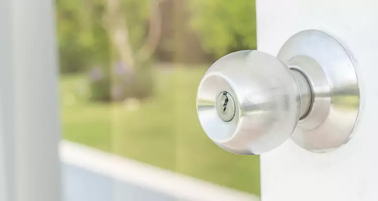Patio Door Mechanism Jammed in Sarasota Springs, FL